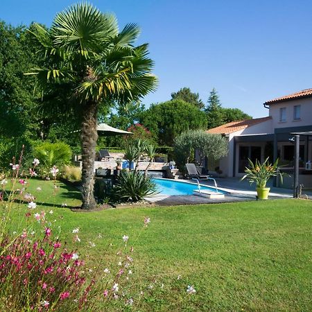 Wine Hote Chambre D'Hotes Le Pian-Medoc Exterior photo